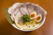 近江熟成醤油ラーメン　特製十二分屋そば