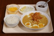 【ランチ】Eセット：オーノカウスェー（鶏肉＋ココナッツミルク麺）